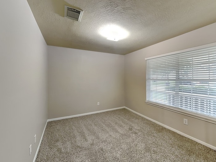 Building Photo - 19710 River Pointe Ln