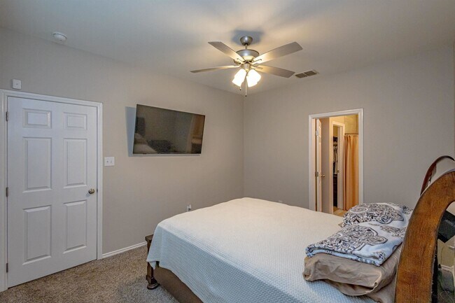 Building Photo - 5414 St Francis Dr