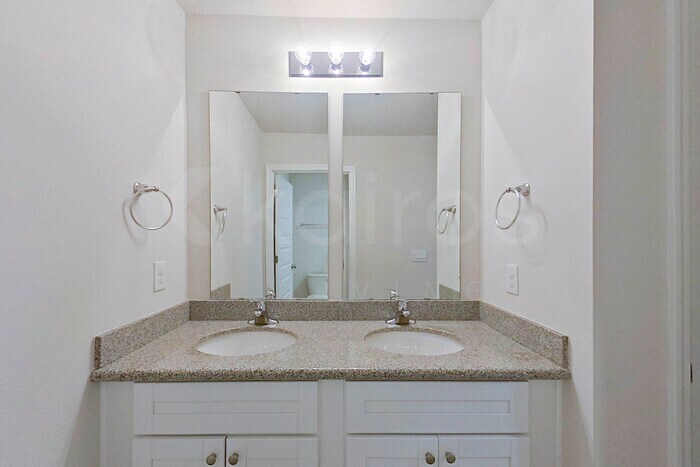 Building Photo - 412 Monarch Ln