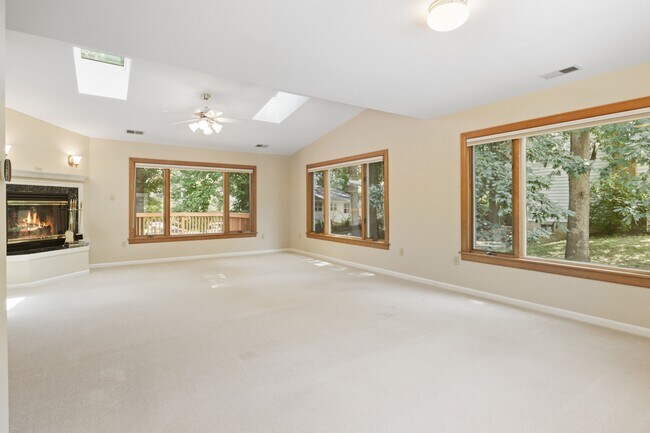 Building Photo - 2527 Swift Run St