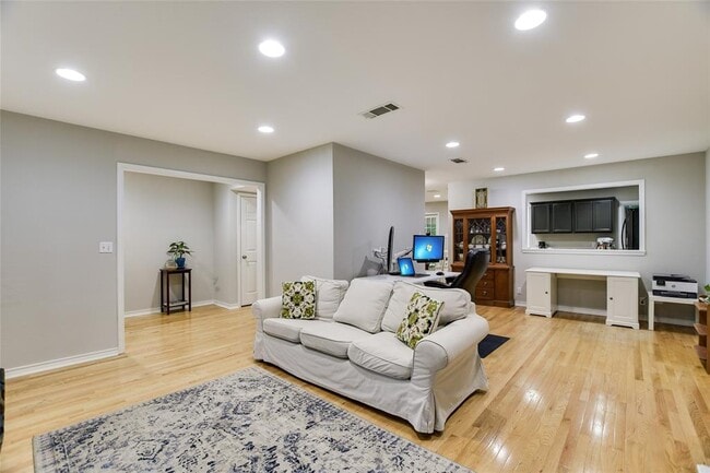 Building Photo - 7615 Rockpoint Dr