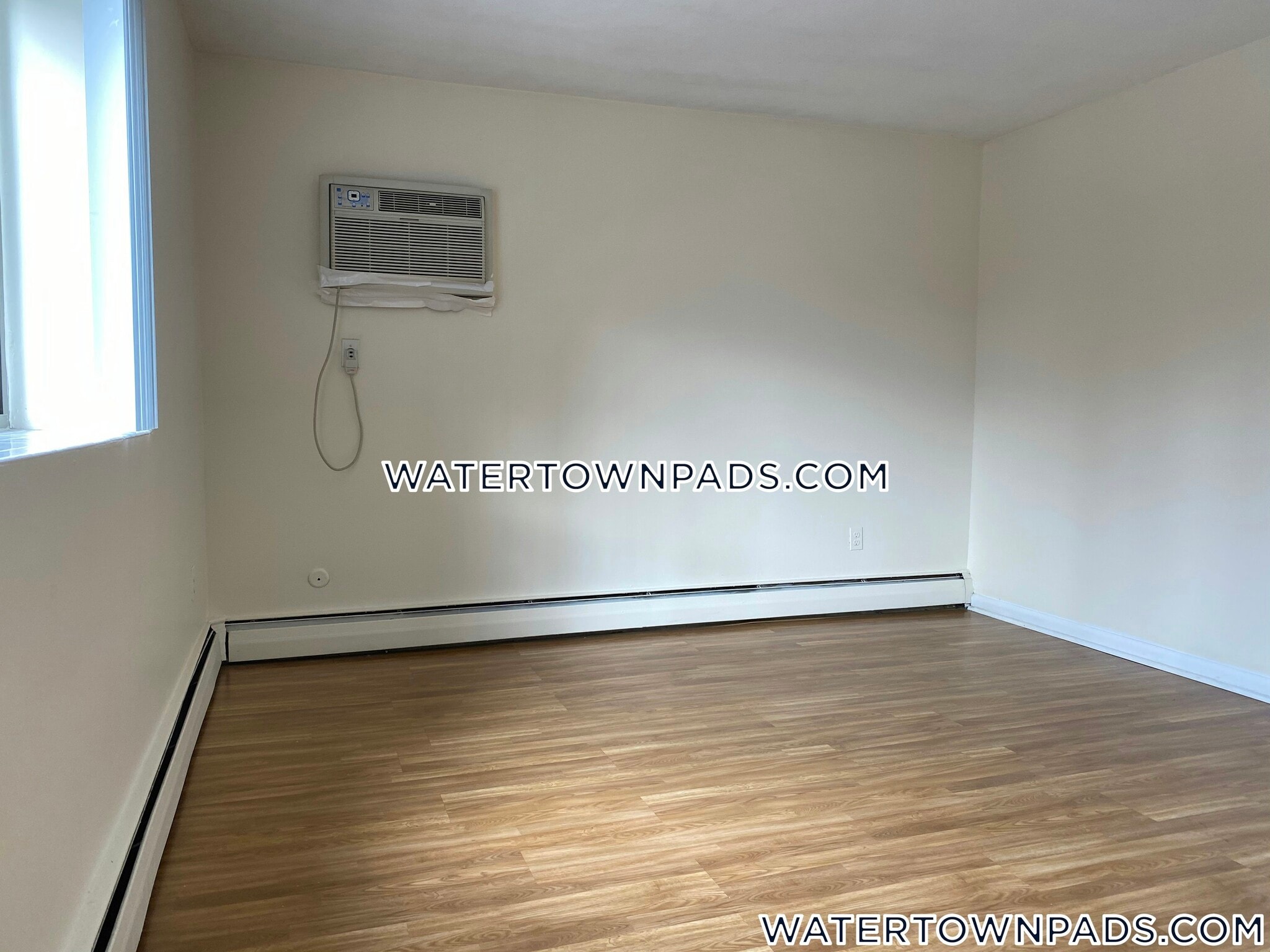 Building Photo - 245 Main St