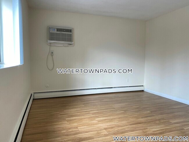 Building Photo - 245 Main St