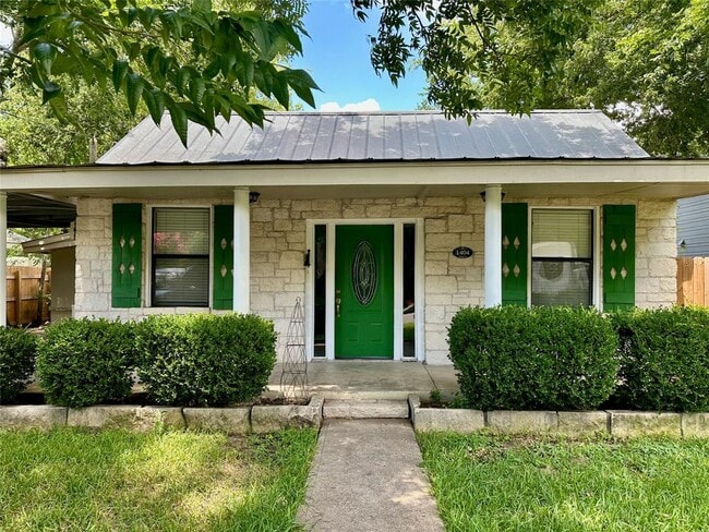 Primary Photo - 1404 Forest St