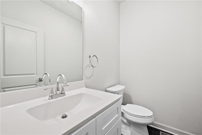 Building Photo - 170 Wren Dr