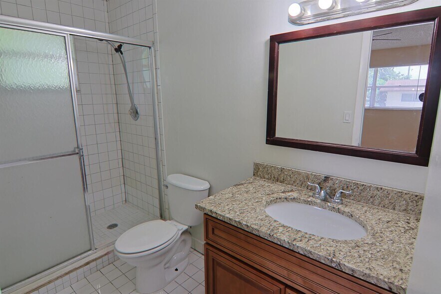 Building Photo - 6636 SW 41st St