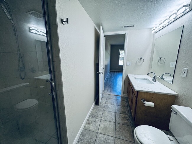 Building Photo - Fully Renovated 2BD/2BA in Top-Rated Northville Schools | Water, HOA & Fitness Included! OWNER SP...
