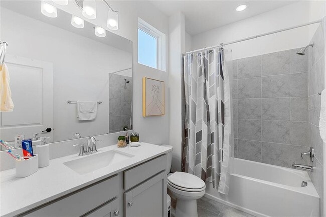 Building Photo - 4911 Shady Pnes Dr