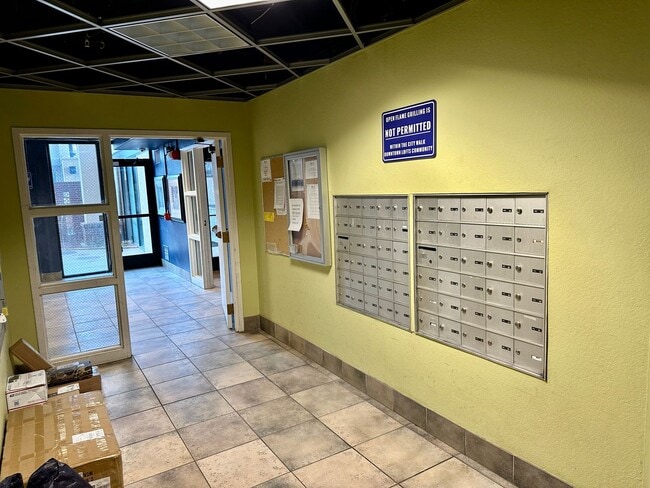 Building Photo - 1 Bedroom at Citywalk Downtown with Utilities Included!!