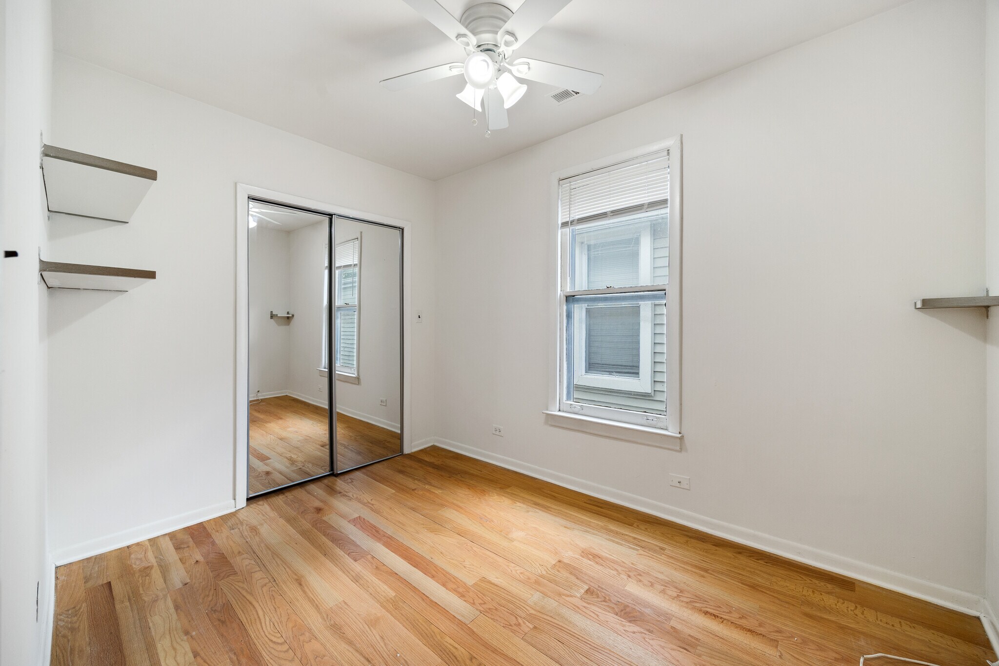 Building Photo - 1011 Garnett Pl