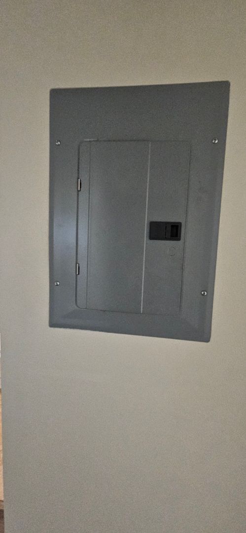 Building Photo - 75(611)