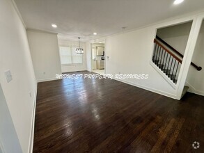 Building Photo - Newly Remodeled Home with Gorgeous Kitchen...