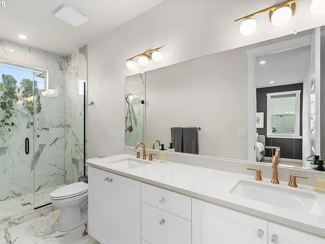 Building Photo - Luxury Living in Reed’s Crossing – Designe...