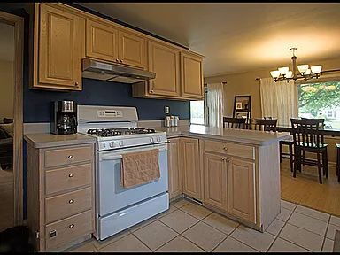 Building Photo - "Charming 3-Bedroom Haven with 2 Full Baths in Villa Park – Your Ideal Retreat!"