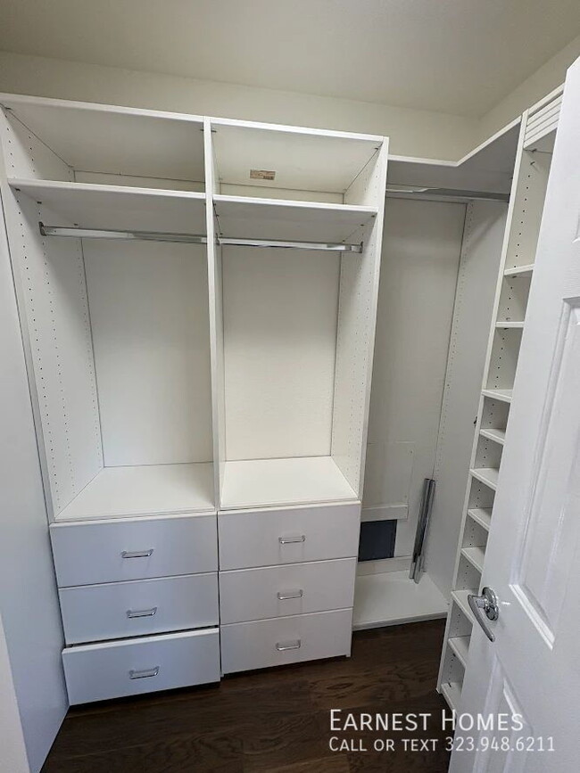 Building Photo - 141 S Clark Dr