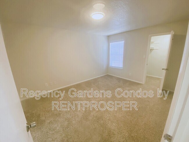 Building Photo - 4225 Thornbriar Ln
