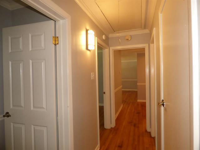 Building Photo - 4949 Hampshire Ave