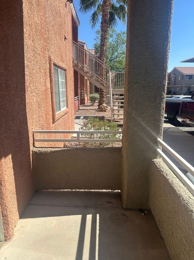 Building Photo - NE Near Nellis! Gated! Community Pool, Spa...