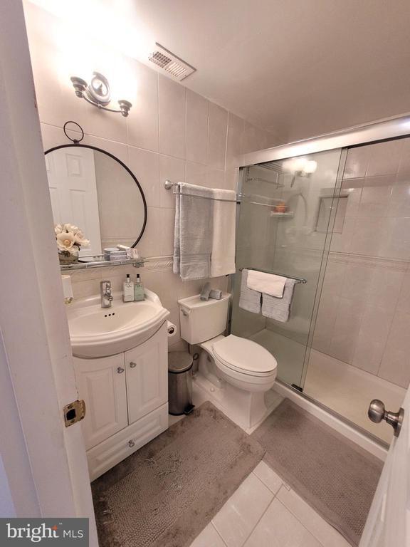 Building Photo - 3101 S Manchester St