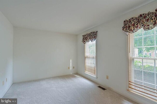 Building Photo - 9110 Autumn Oak Ct
