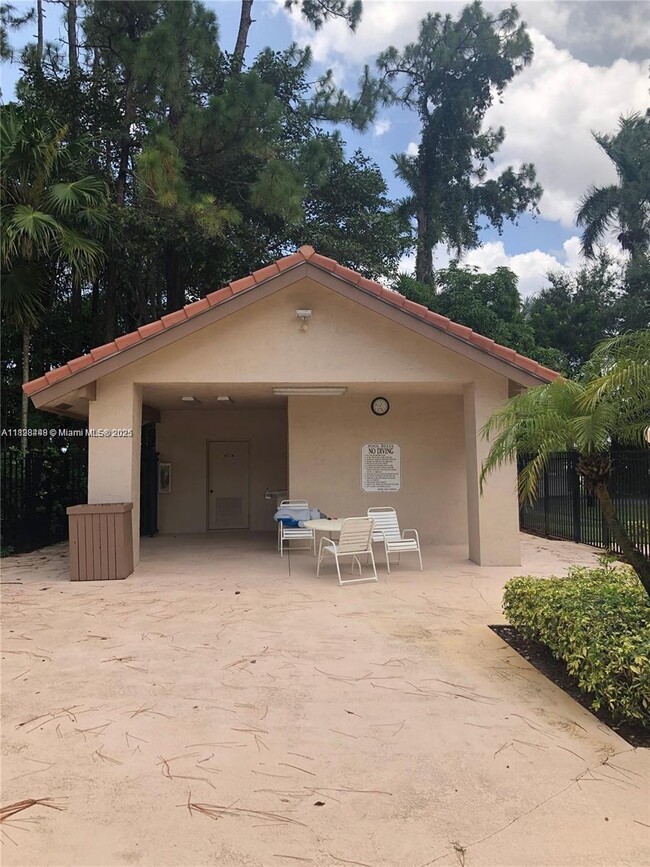 Building Photo - 5800 Coach House Cir