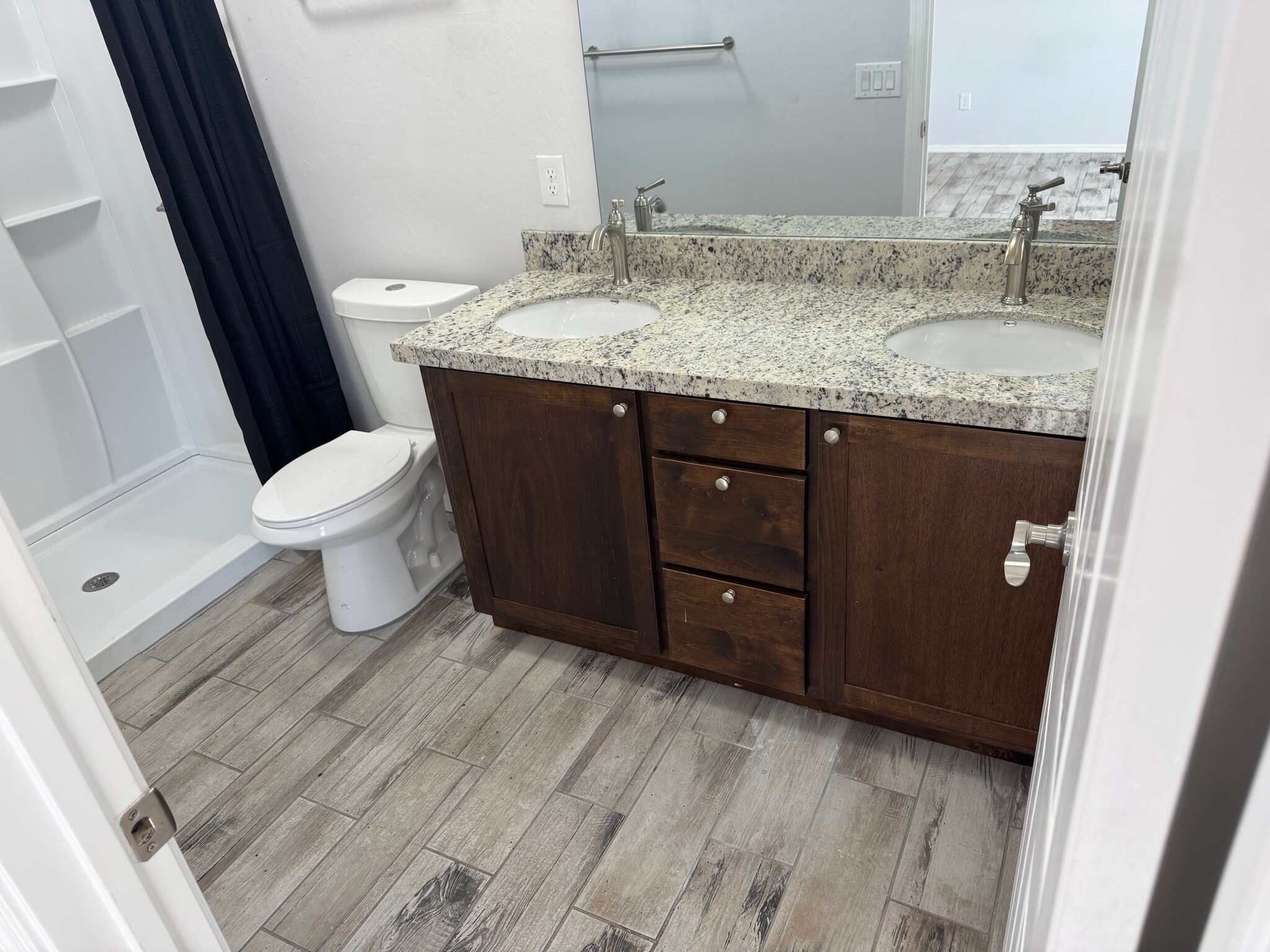 Master Bathroom - 1861 Tijuana Ct