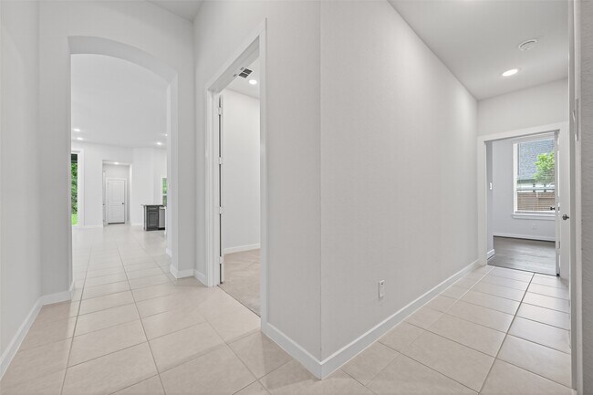 Building Photo - 212 Milas Cv