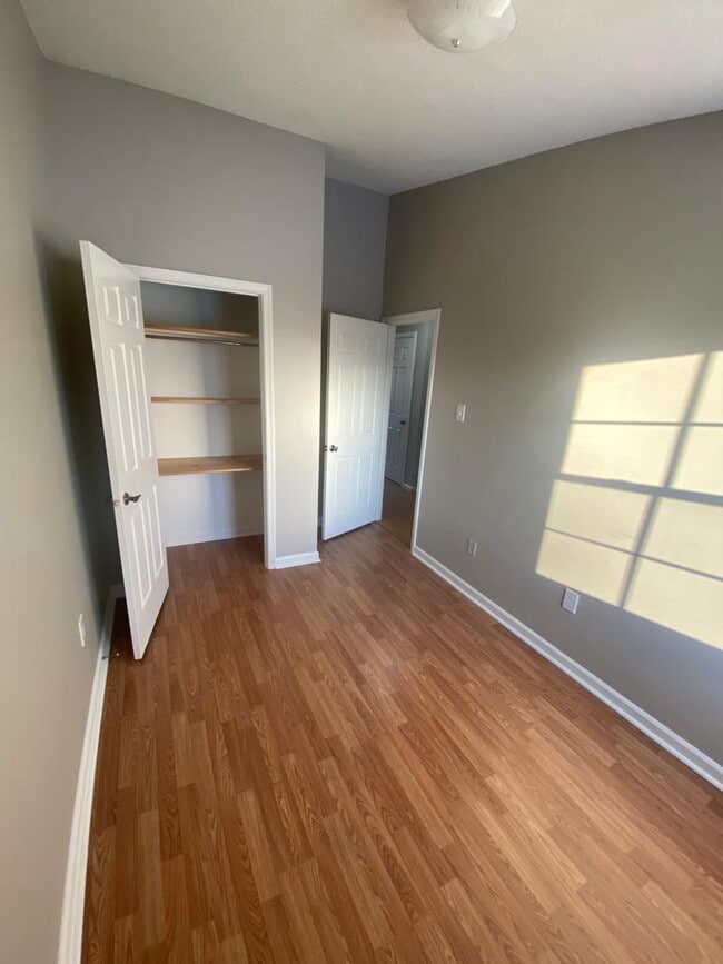 Building Photo - 19 Heron Ct