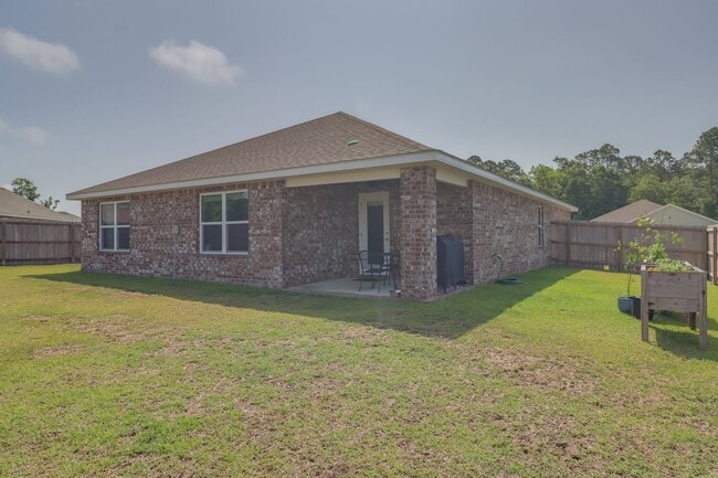 Building Photo - Beautiful 4 bed 2 bath