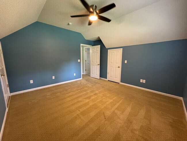 Building Photo - Large 3/2 House off Kingston Hwy- $2,195