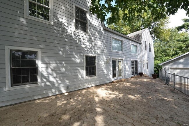 Building Photo - 8940 Ladue Rd