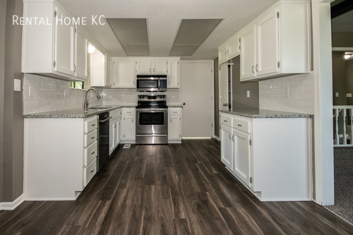 Building Photo - 15400 W 151st Terrace