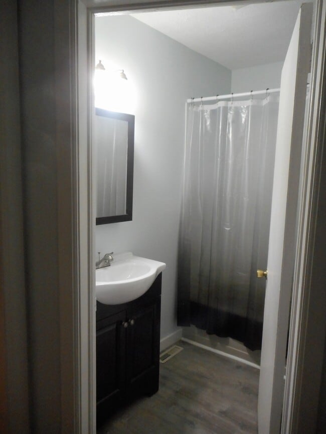 Building Photo - 820 Oakdale Rd