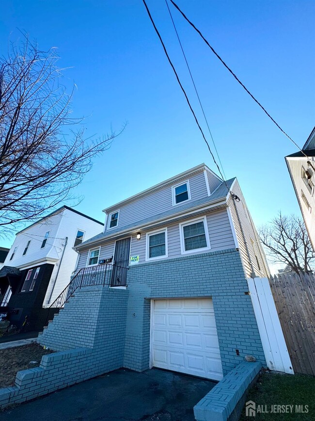 Building Photo - 150 Fabyan Pl