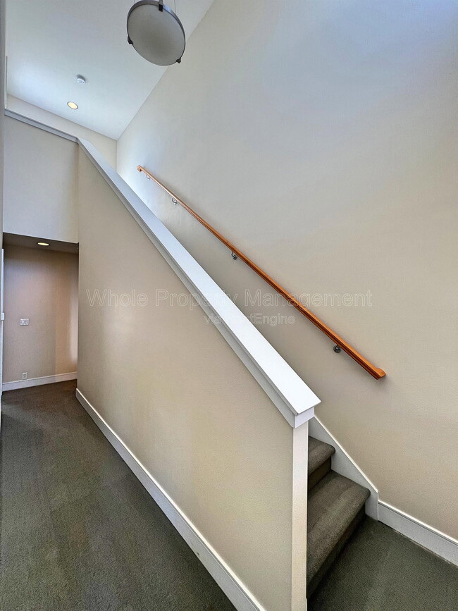 Building Photo - 2403 Bryant St