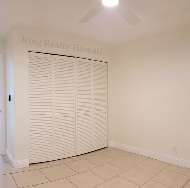 Building Photo - 4 br / 3 bath w/Lg Lanai &detached office ...