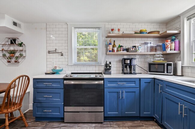 Building Photo - 545 Montgomery St