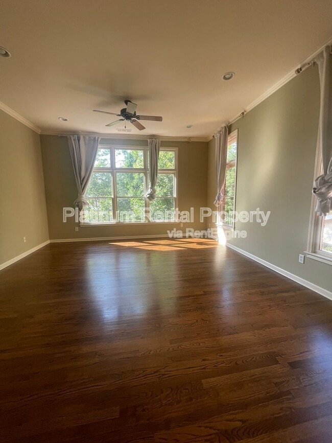 Building Photo - 1460 Wembley Ct NE