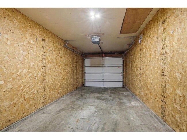 Building Photo - 226 3rd Ave S