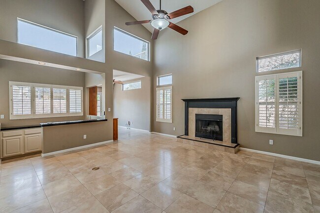 Building Photo - Welcome to your private Oasis!!