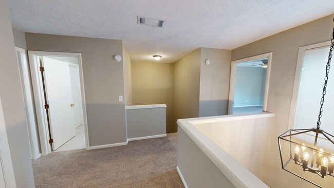 Building Photo - 2140 Fort Harrods Dr