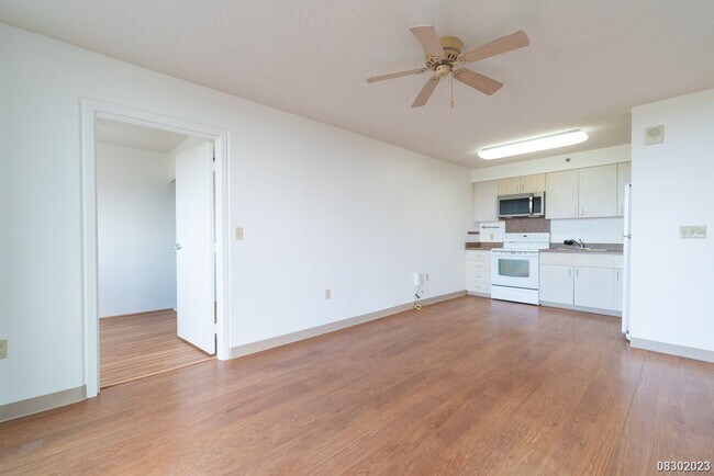 Building Photo - 3BR/1BA IN SECURED BLDG (Pets Negotiable) PLANTATION TOWN APTS (Waipahu)