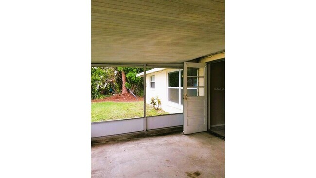 Building Photo - 1600 Cardinal Ln
