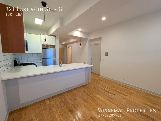 Building Photo - 321 E 44th St