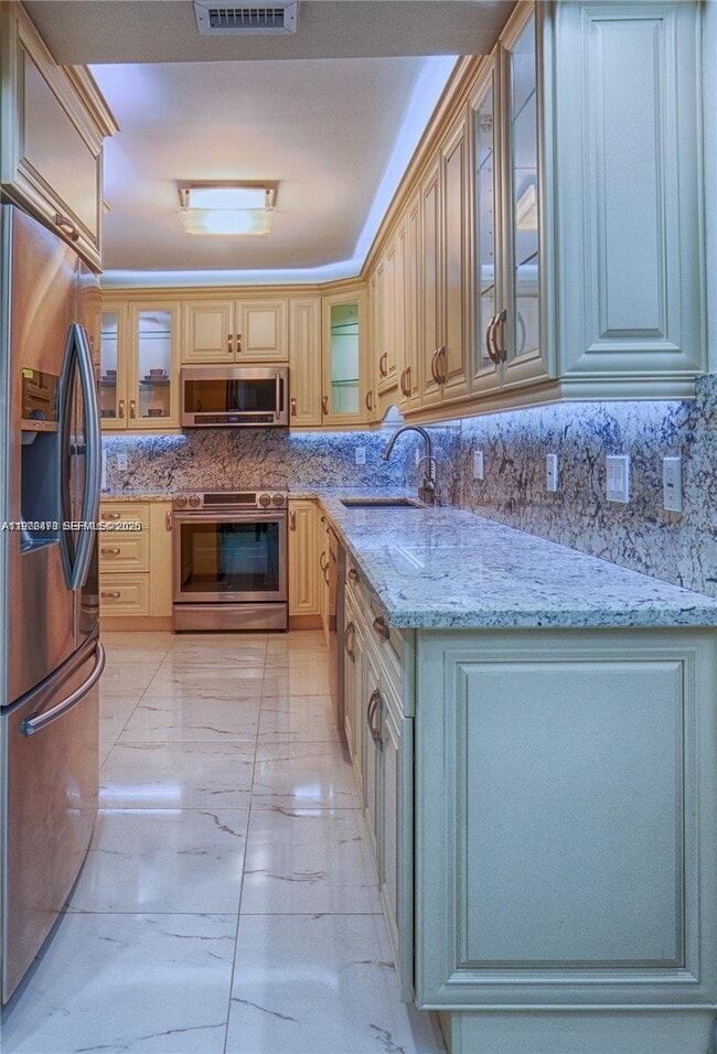 Building Photo - 10185 Collins Ave