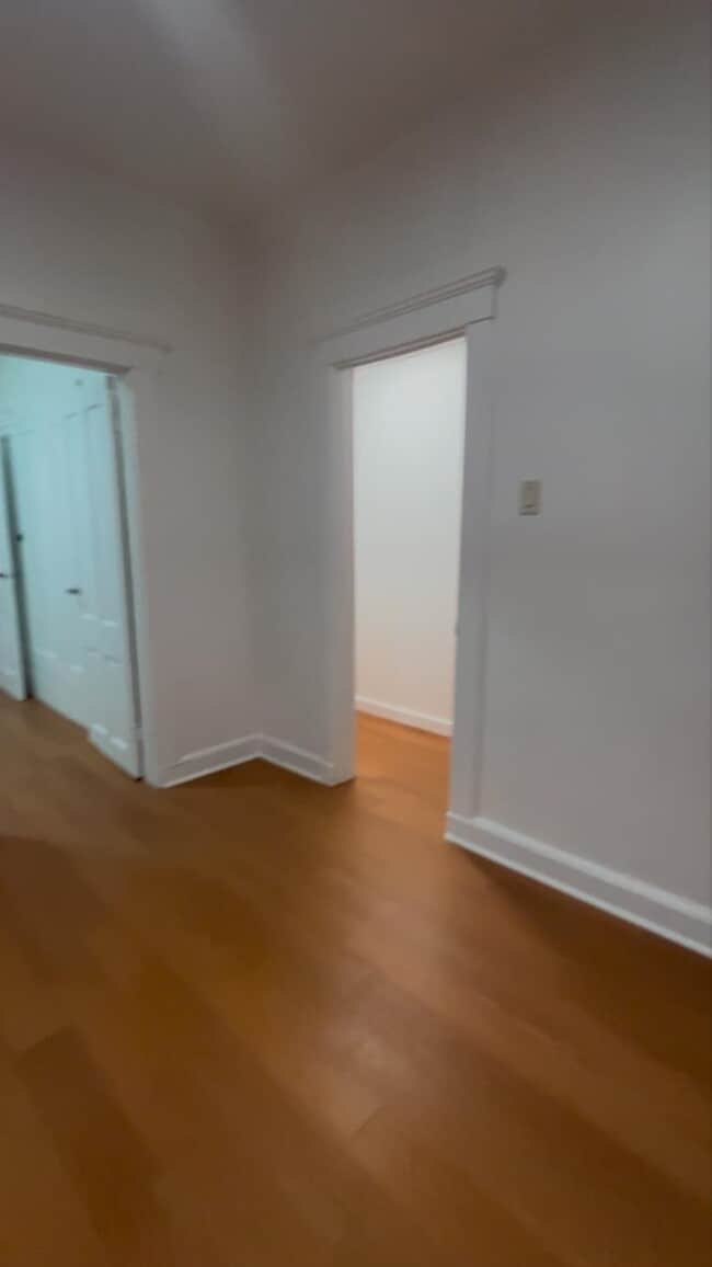 Building Photo - 907 18th St