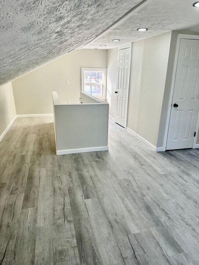 Building Photo - Charming Completely Remodeled Home!