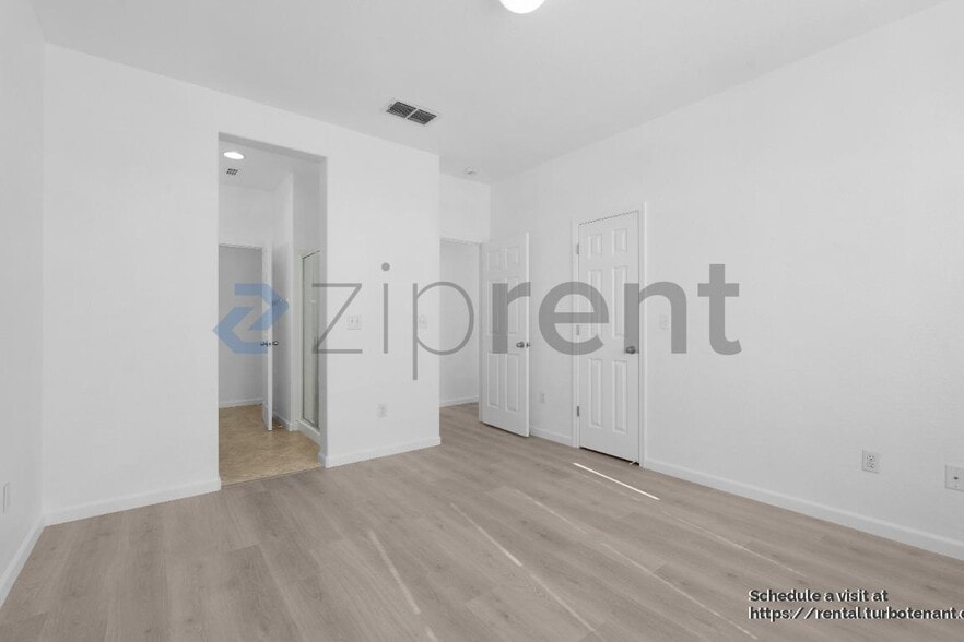 Building Photo - 10923 Tower Park Dr