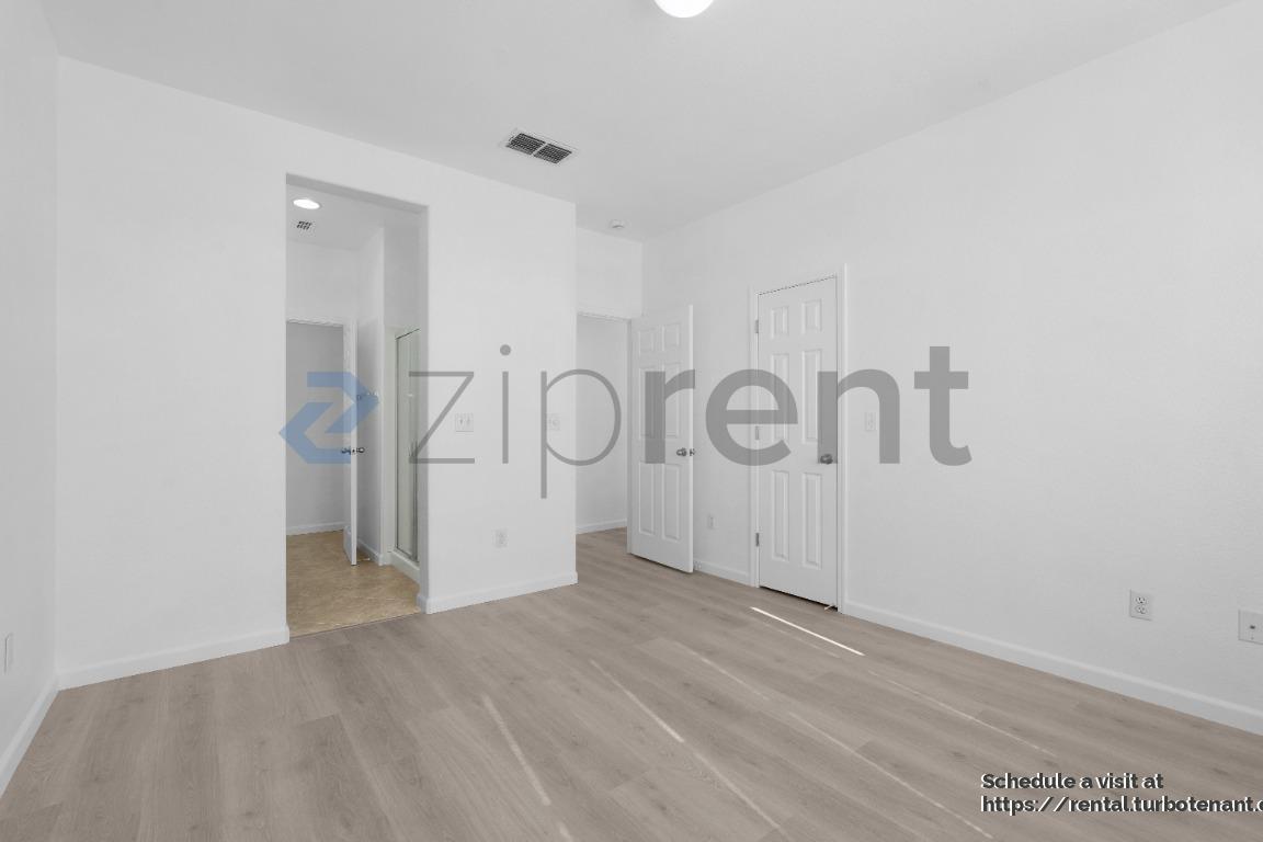 Building Photo - 10923 Tower Park Dr