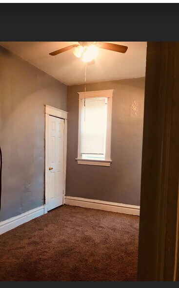 Building Photo - 3965 N 21st St